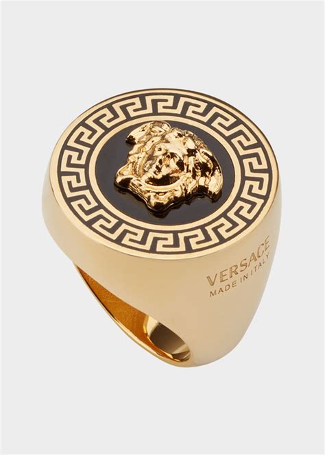 Bagues Versace pour homme .